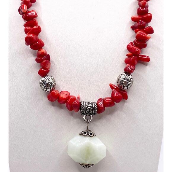 Red Coral Beaded Necklace with Green Lace Jade Pendant 16” Long - Picture 5 of 8